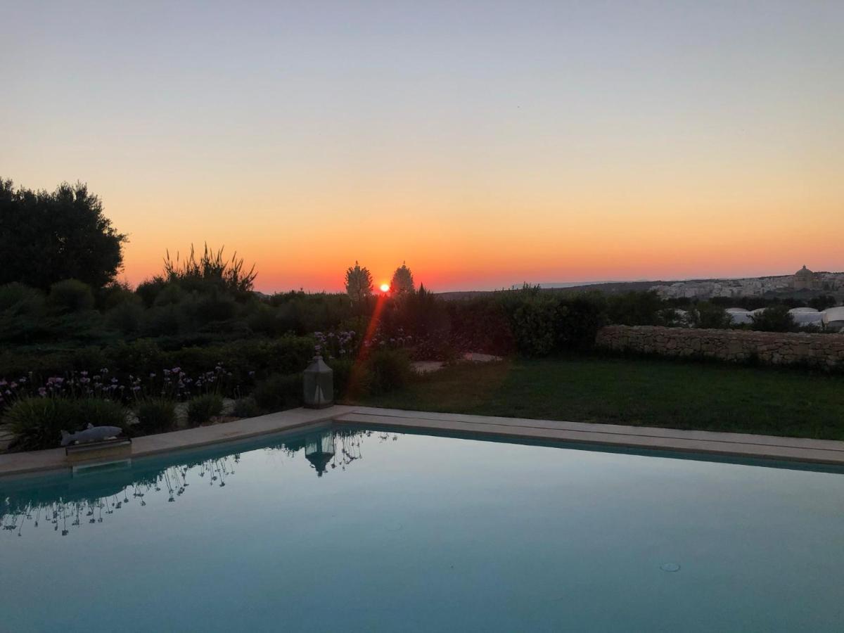 Вилла Sunset Oasis L-Imgarr Экстерьер фото