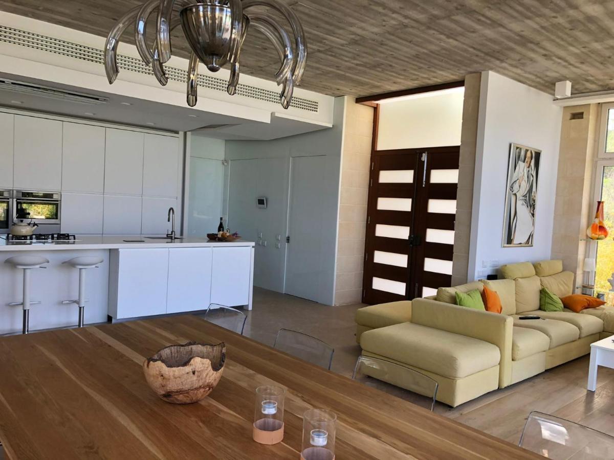 Вилла Sunset Oasis L-Imgarr Экстерьер фото